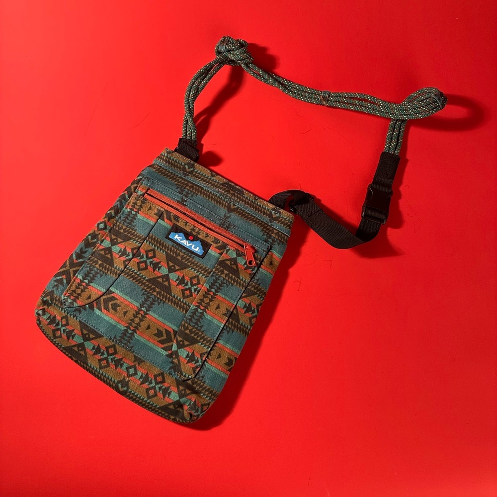 Kavu southwestern pattern crossbody